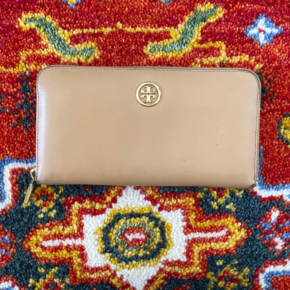 Tory Burch | Medium Continental Wallet | Tan